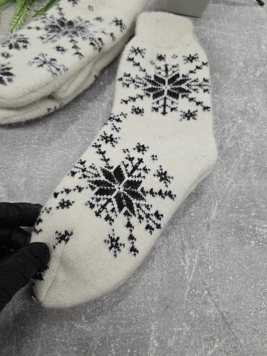 варежки женские,комплект варежки и носки,варежки со снежинками,зимние варежки,варежки женские зимние