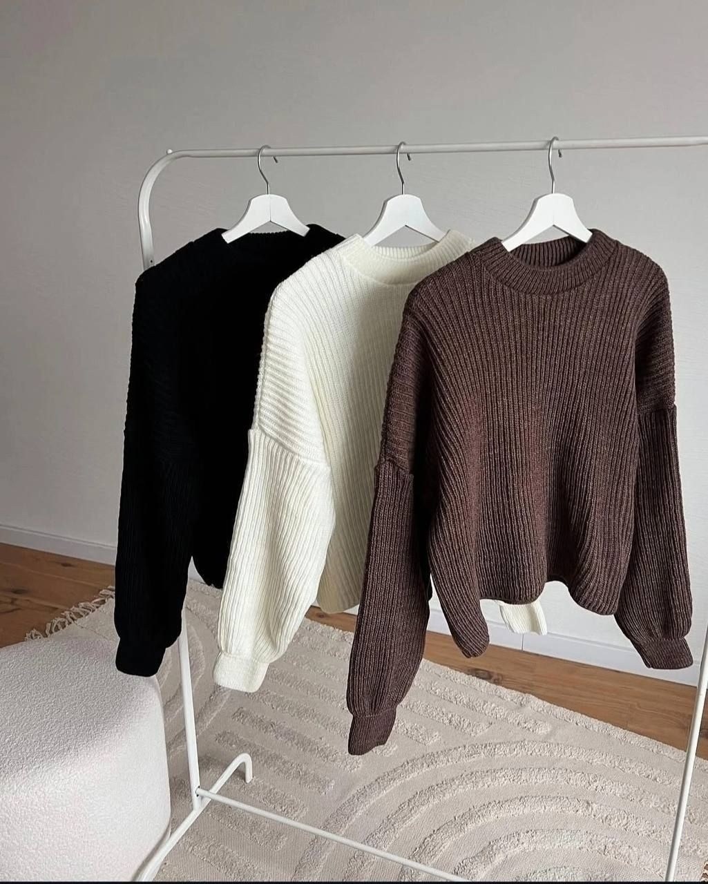 свитер серый оверсайз,свитер оверсайз джемпер,свитер крупной вязки,модные свитера,свитер оверсайз вязаный