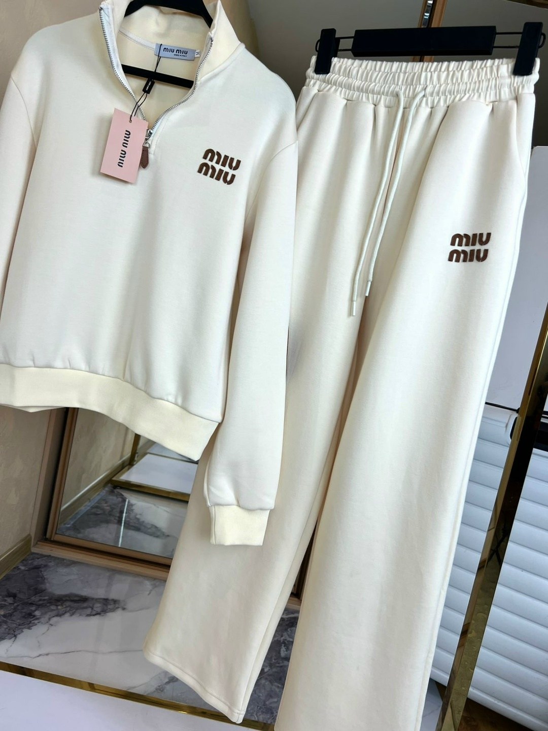 костюм miu miu,спортивные костюмы,костюм спортивный miu miu,женский спортивный костюм,комплект одежды miu miu