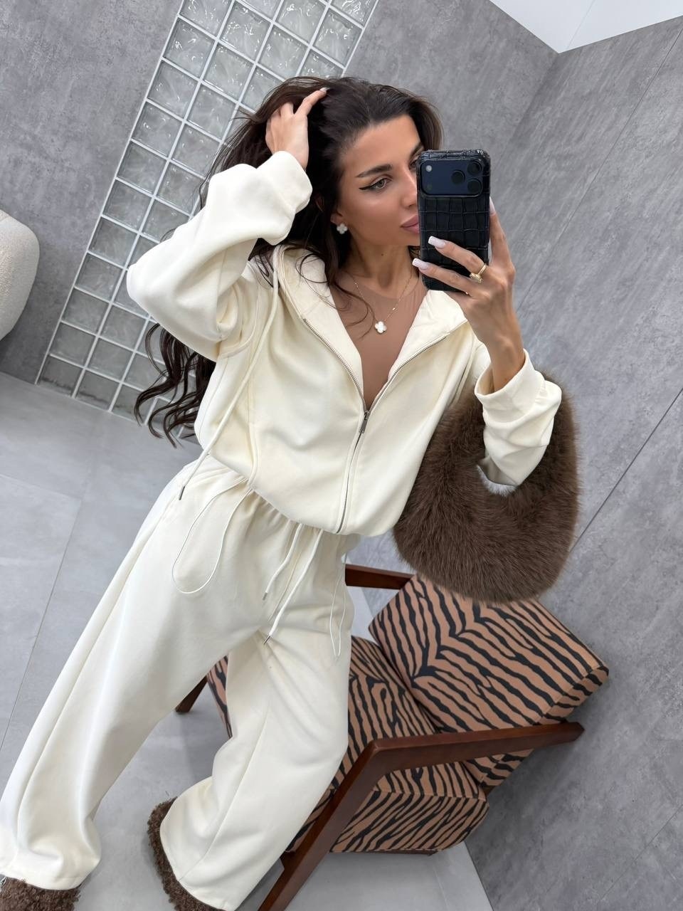 cпортивный костюм женский на флисе,женские костюмы спортивные,костюмы спортивные,трикотажные костюмы,костюм спорт шик