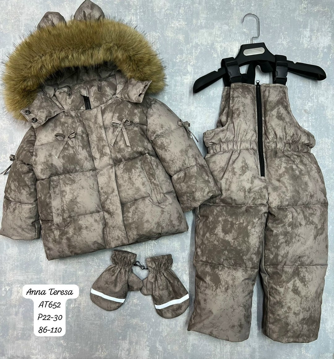 зимний комбинезон moncler,зимний комбинезон монклер,детский зимний костюм монклер серебро,детский зимний костюм,костюмы зимние