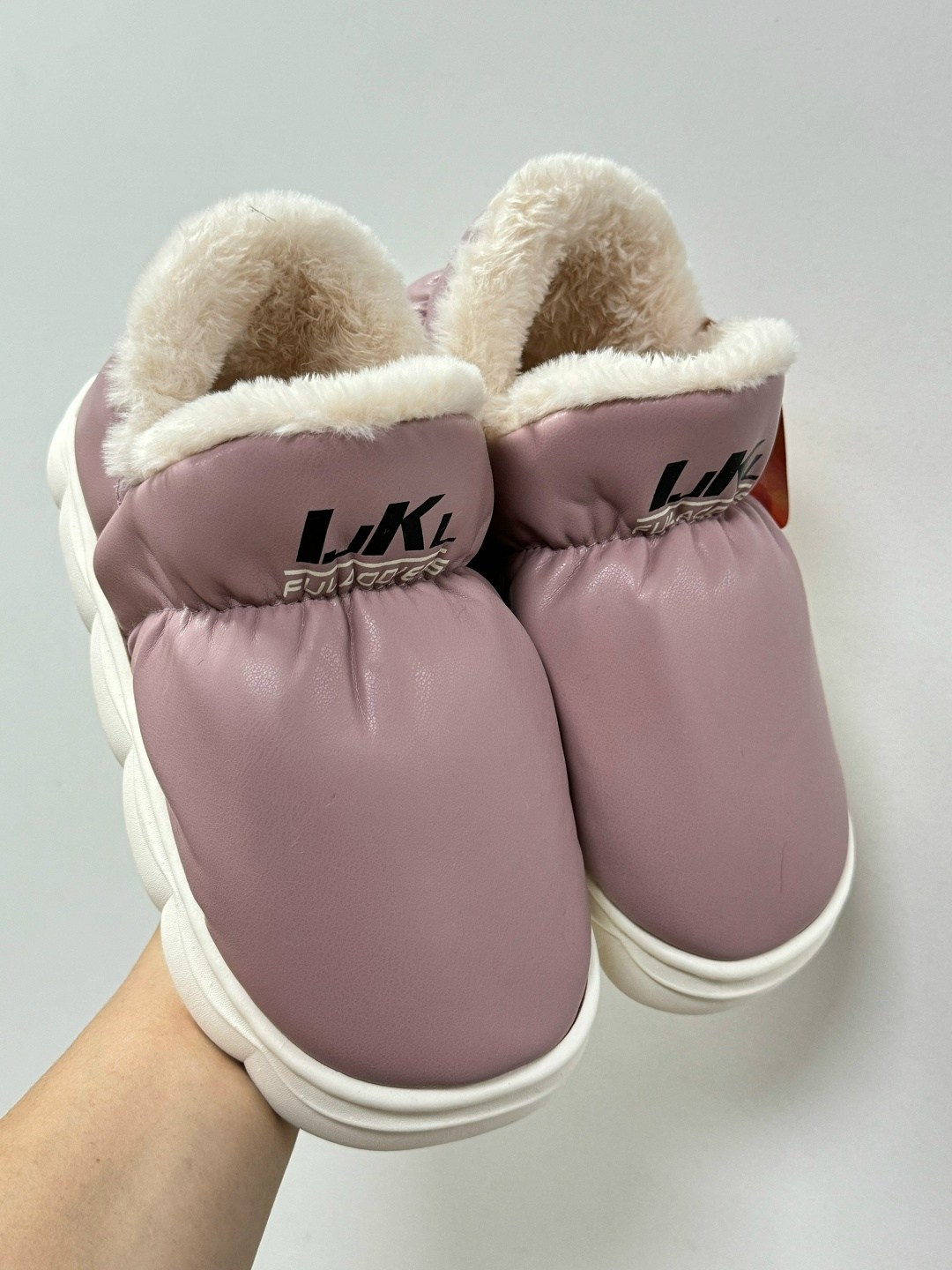 ,тапочки теплые,зимние тапочки,тапки дутики,угги женские