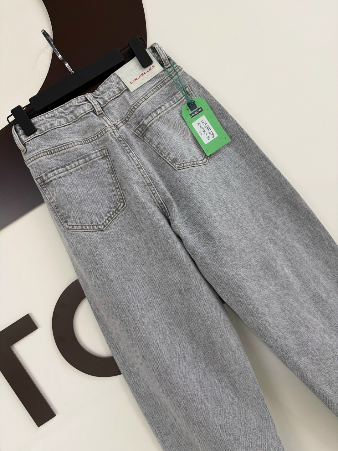 джинсы модные,женские джинсы,джинсы мом,широкие джинсы,джинсы серый