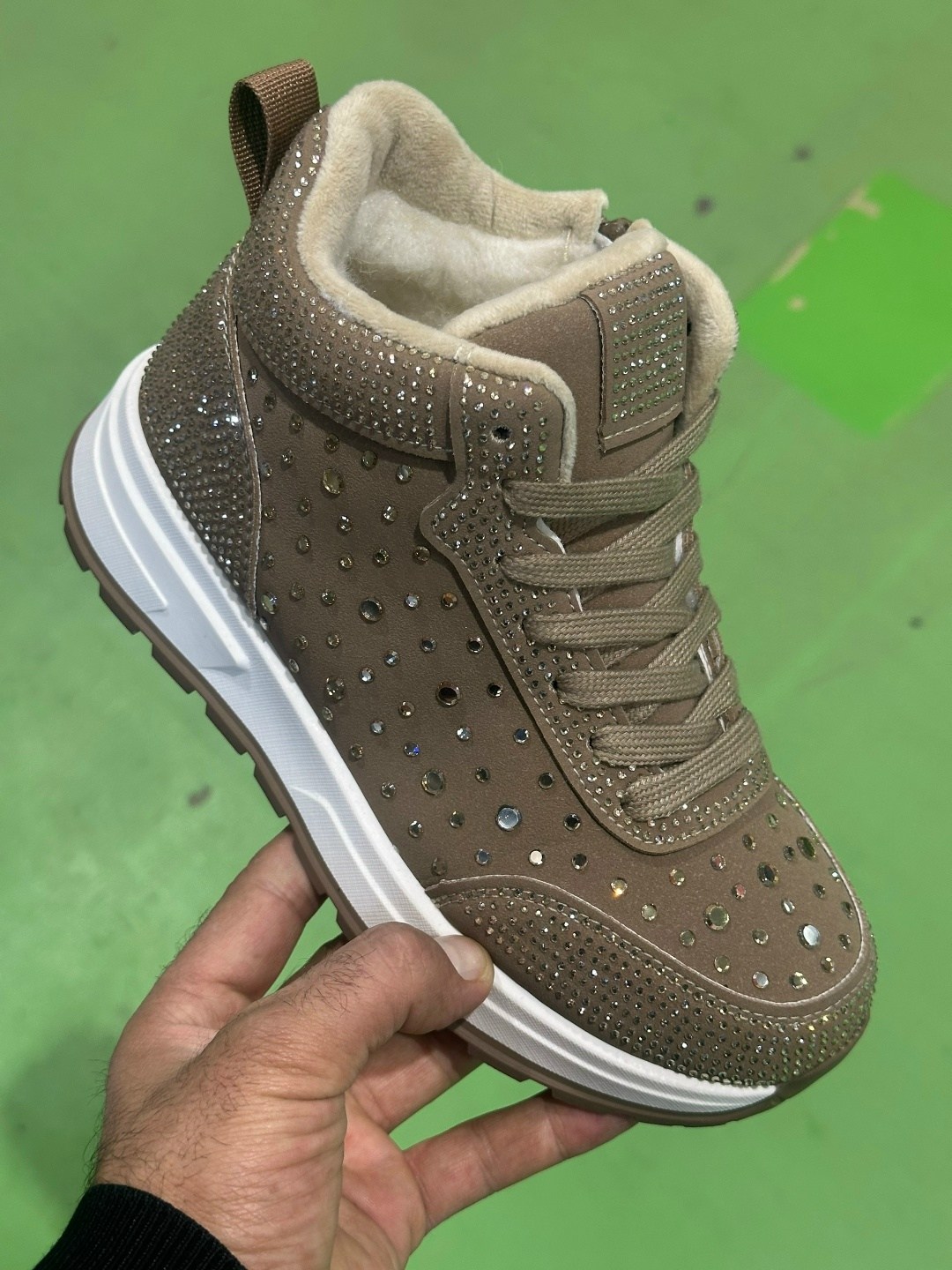 ,женские кроссовки,кроссовки для женщин,спортивная ,блестящие кроссовки женские