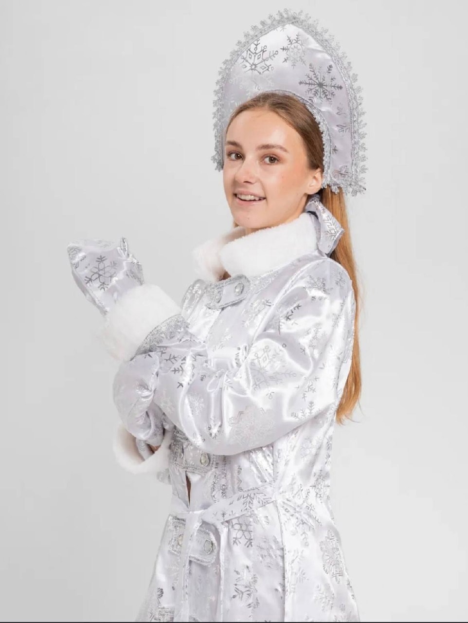 костюм снегурочки белый,карнавальные костюм снегурочка,карнавальный костюм снегурочка сатин,костюм снегурочки взрослый,красивый костюм снегурочки