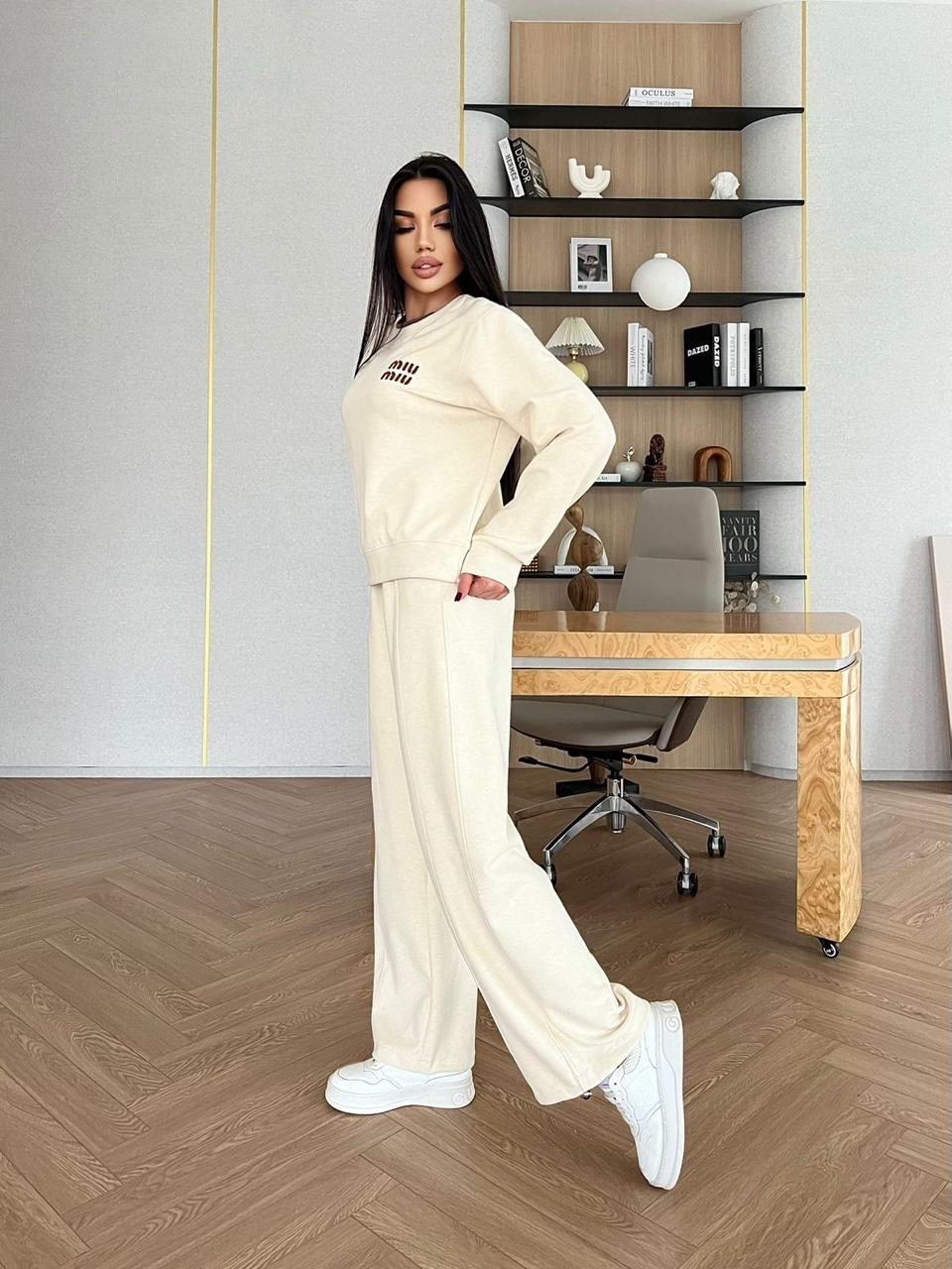 костюм базовый,женские костюмы,костюм на флисе,костюм трикотажный,костюм с брюками