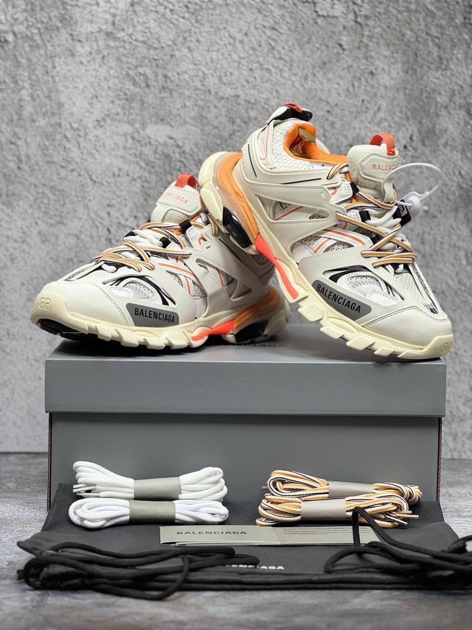 balenciaga track white orange,кроссовки balenciaga track,кроссовки balenciaga,женские кроссовки balenciaga,баленсиага трек 2 кроссовки