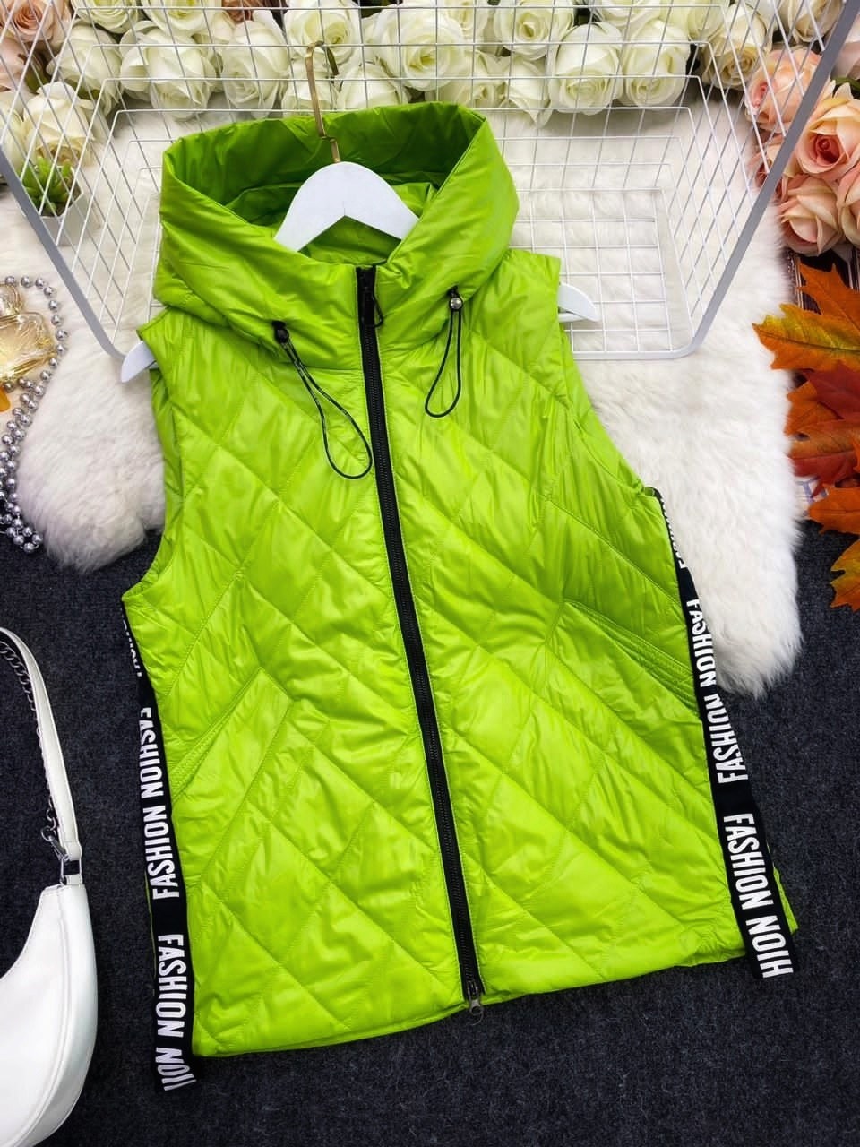 желтый жилет женский,жилет женский,жилет теплый,жилет с капюшоном,жилет двусторонний