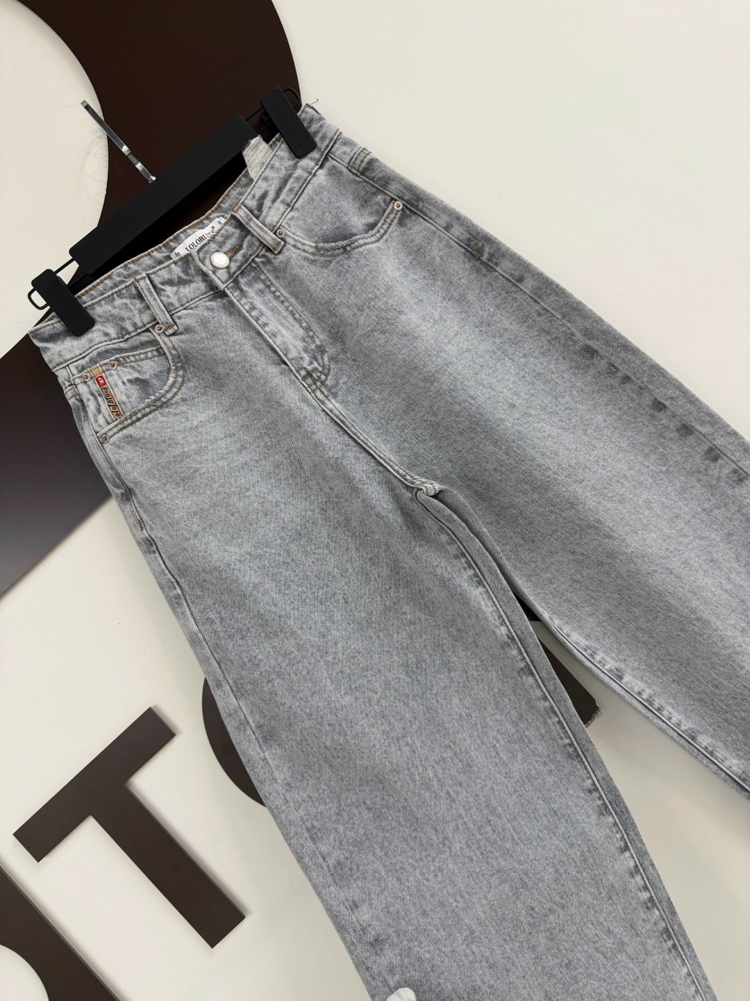 джинсы модные,женские джинсы,джинсы мом,широкие джинсы,джинсы серый