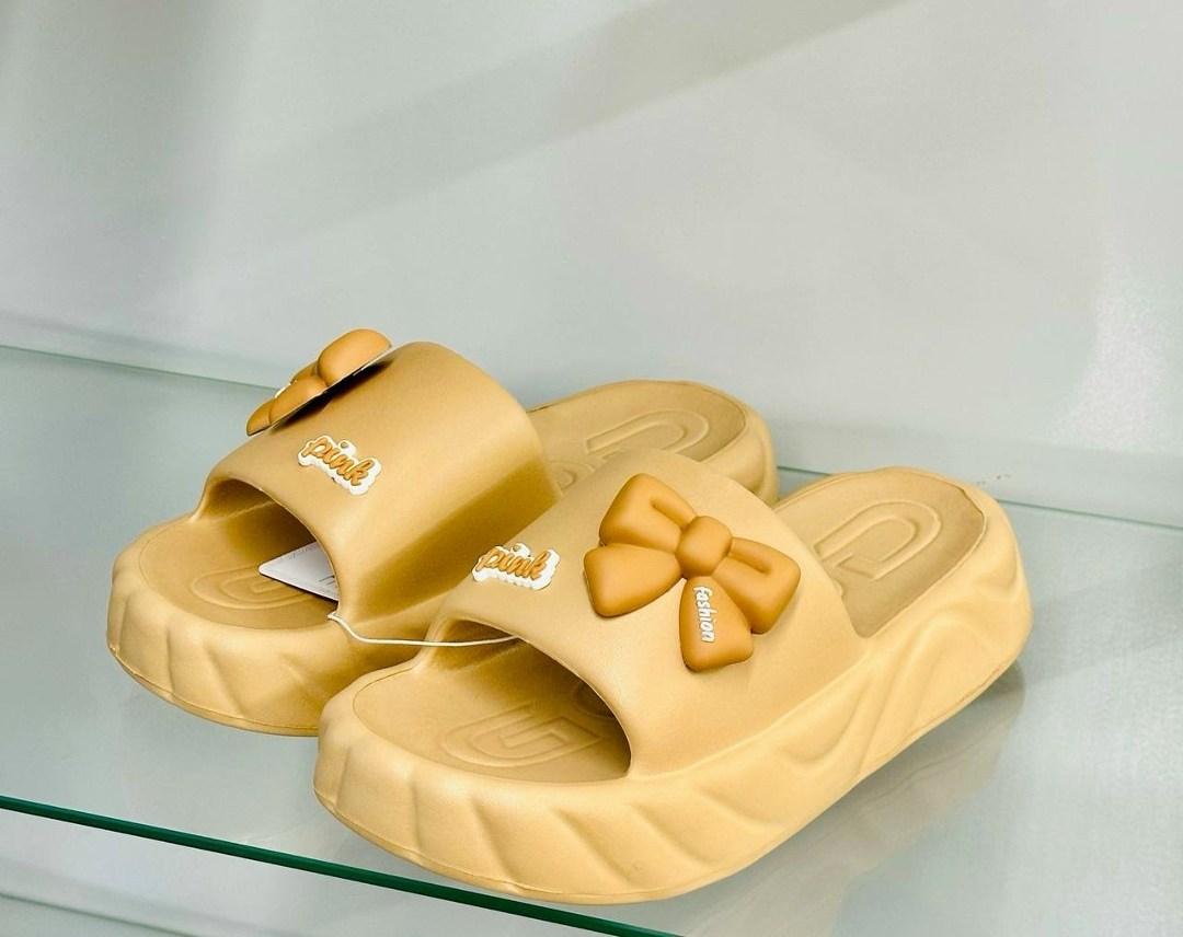 , женская,шлепанцы женские,женские тапки,тапочки модные