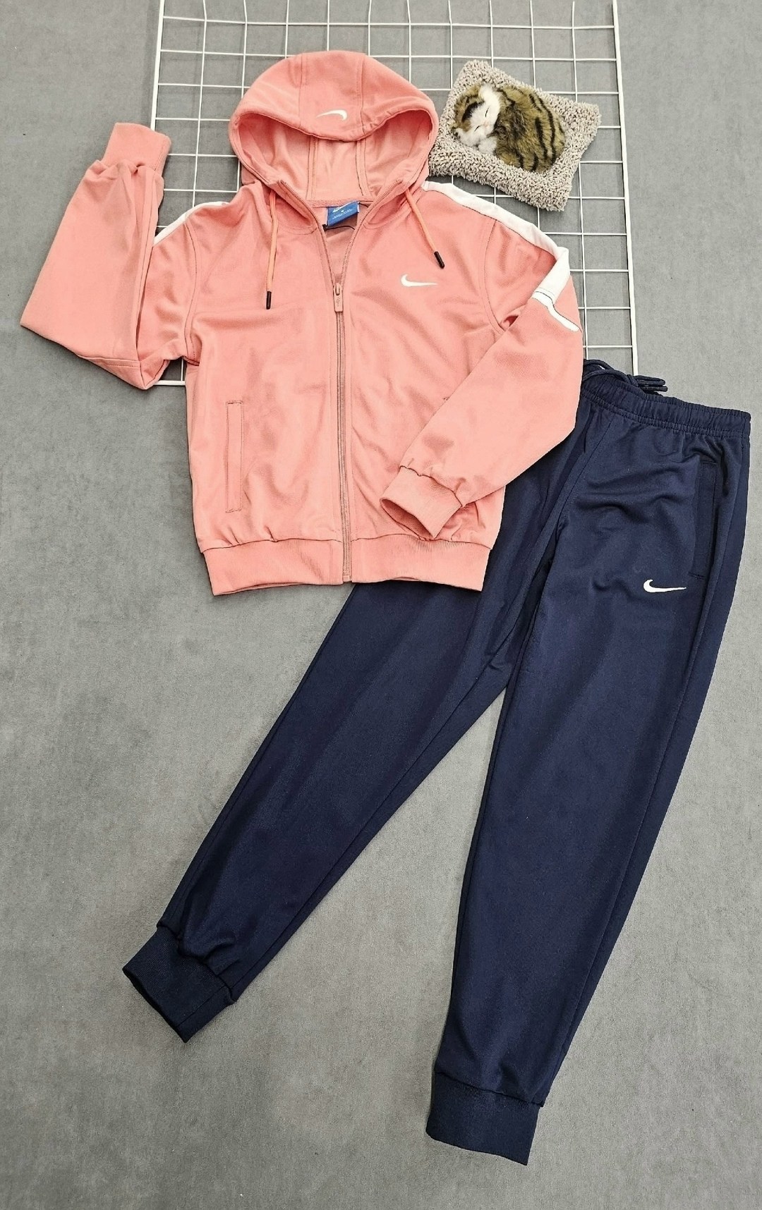 женские толстовки reebok,худи reebok,флисовые куртки,толстовка с капюшоном reebok,женские худи reebok