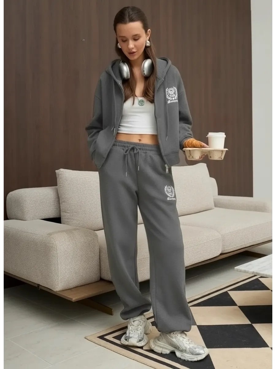 cпортивный костюм на молнии,костюмы спортивные женские,спортивные костюмы,спортивный костюм женский серый,костюм трикотажный