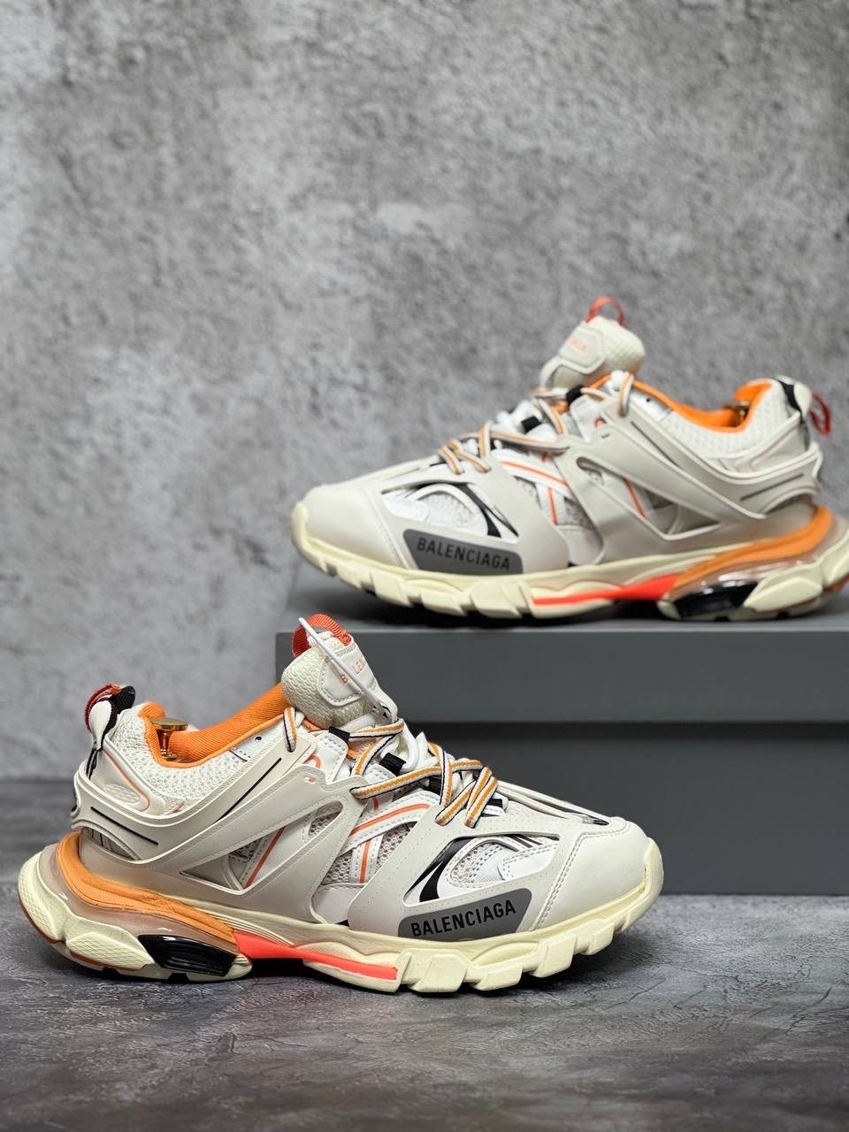 balenciaga track white orange,кроссовки balenciaga track,кроссовки balenciaga,женские кроссовки balenciaga,баленсиага трек 2 кроссовки