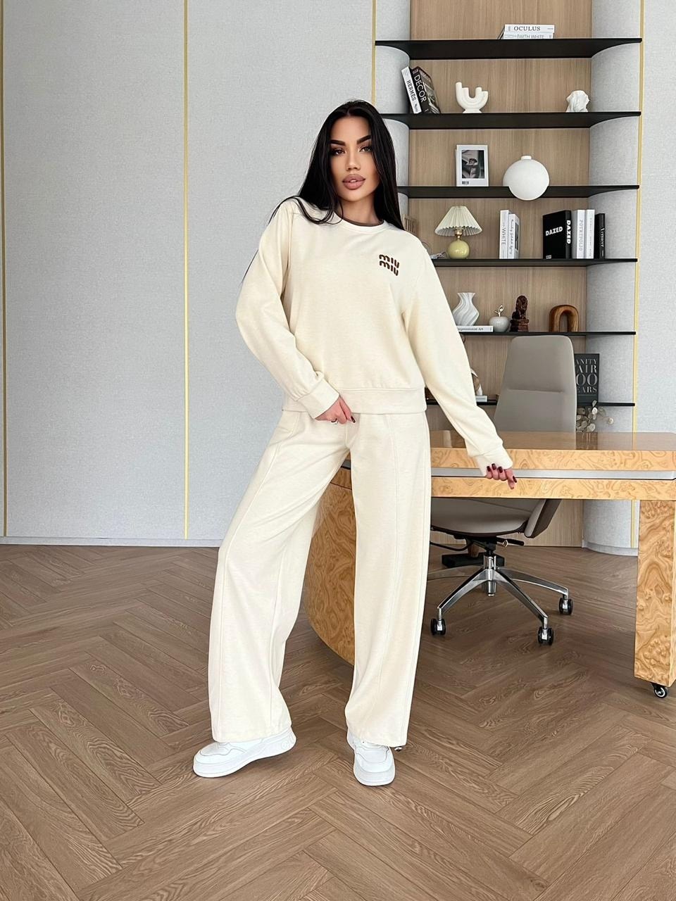 костюм базовый,женские костюмы,костюм на флисе,костюм трикотажный,костюм с брюками