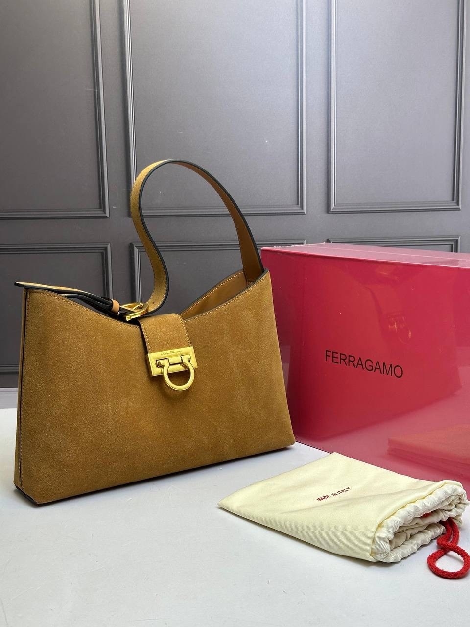 salvatore ferragamo сумка,сумка ferragamo,замшевая сумка,сумка,сумка женская