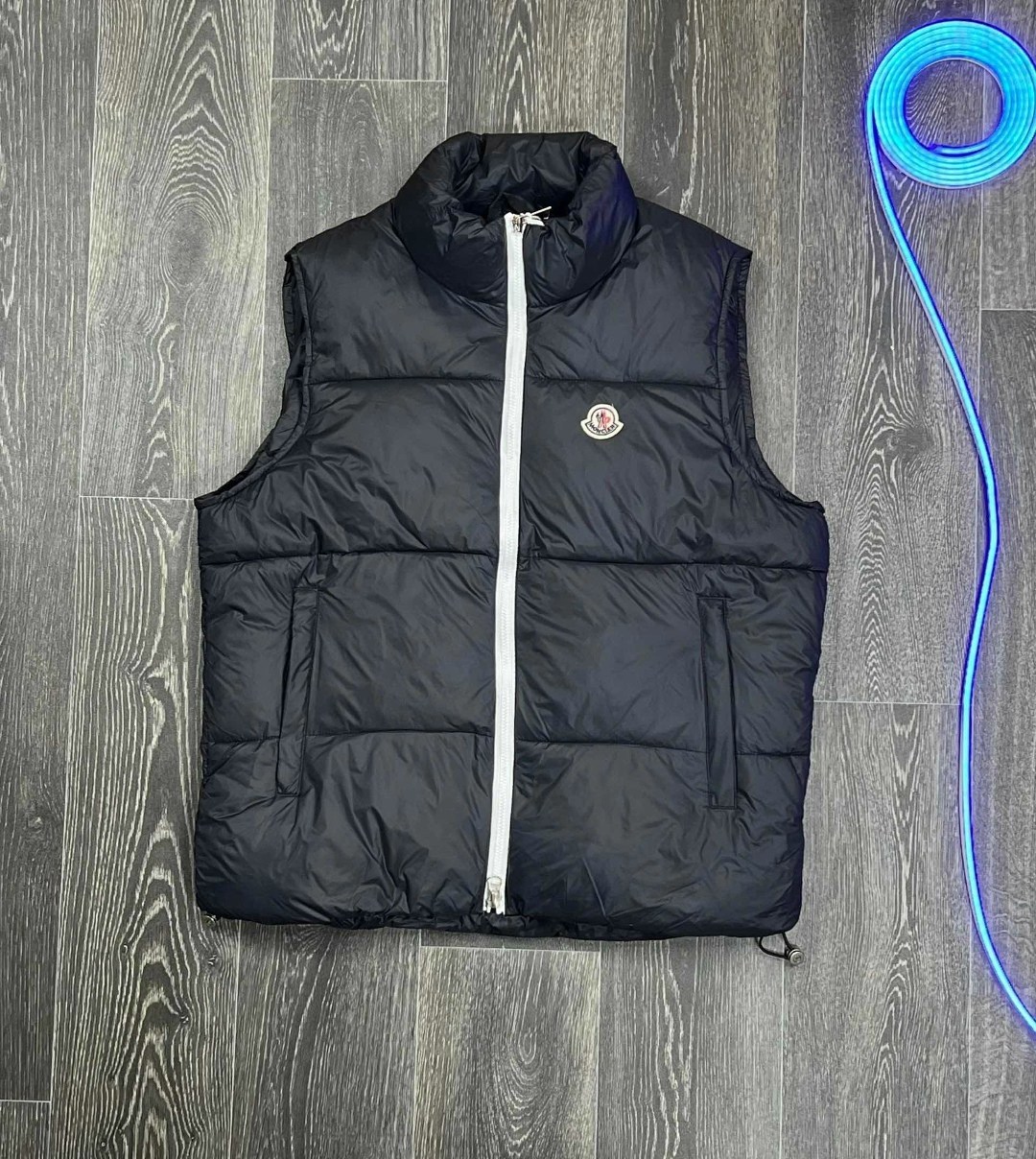 монклер жилетка,жилет монклер,красная жилетка монклер,жилетка монклер мужская красная,жилетка moncler мужская