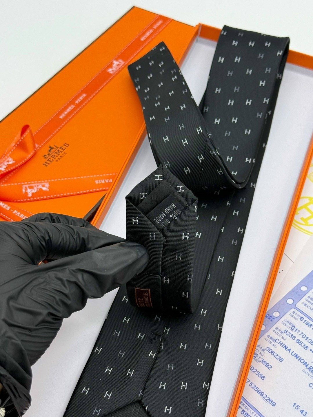 галстук hermes,шелковый галстук hermes,галстук мужской hermes,мужской галстук louis vuitton,классический галстук