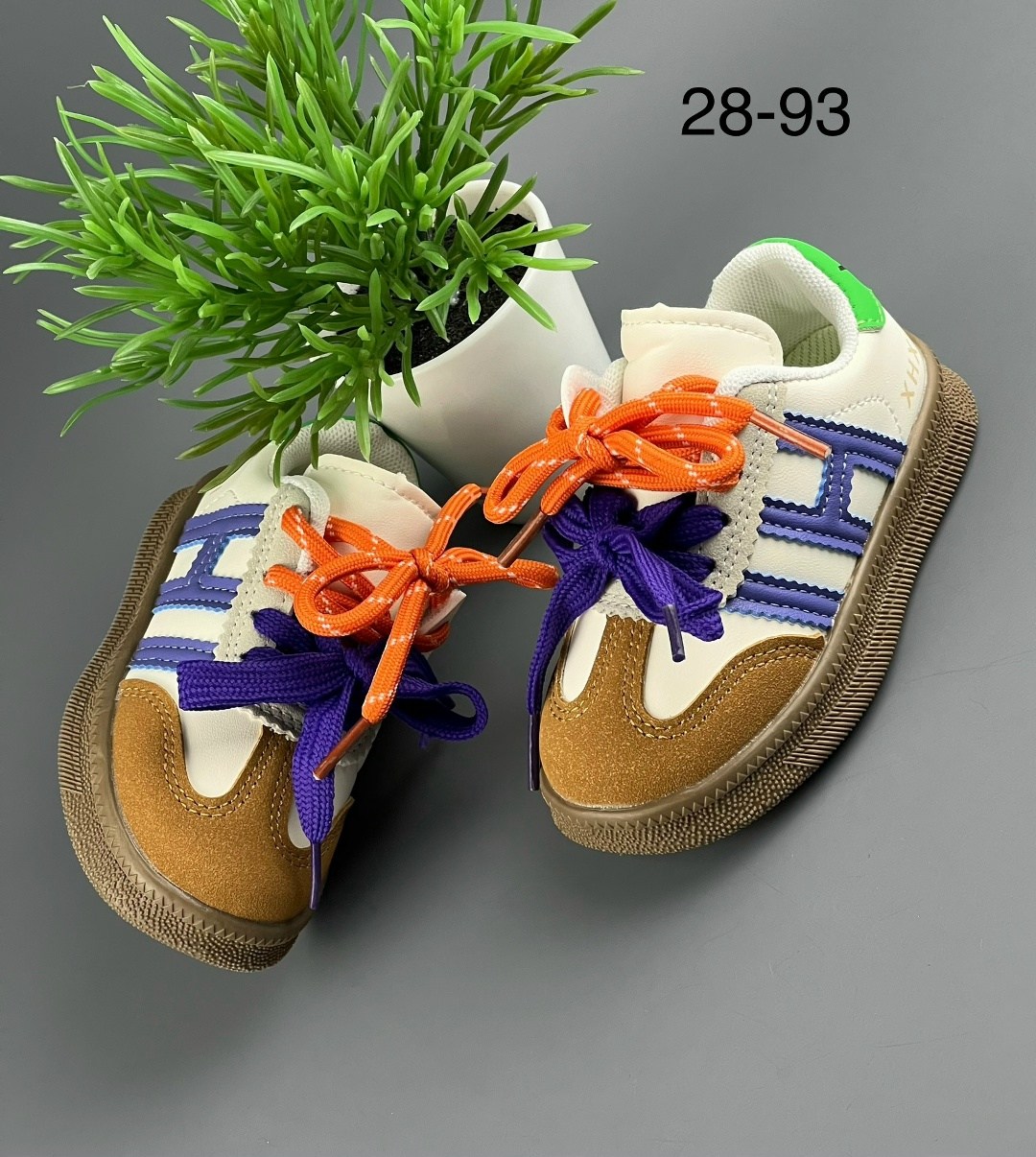 ,детская ,детские кроссовки,обуви,спортивная