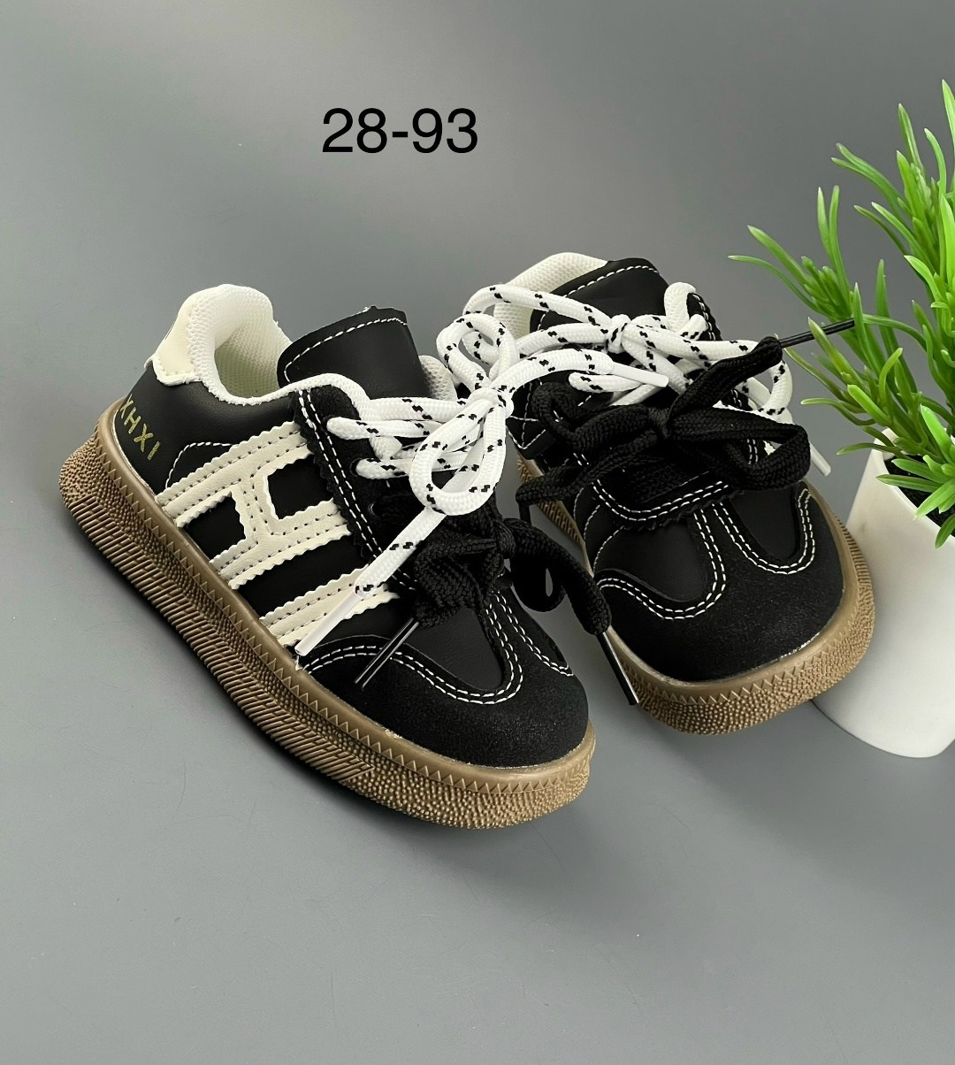 ,детская ,детские кроссовки,обуви,спортивная