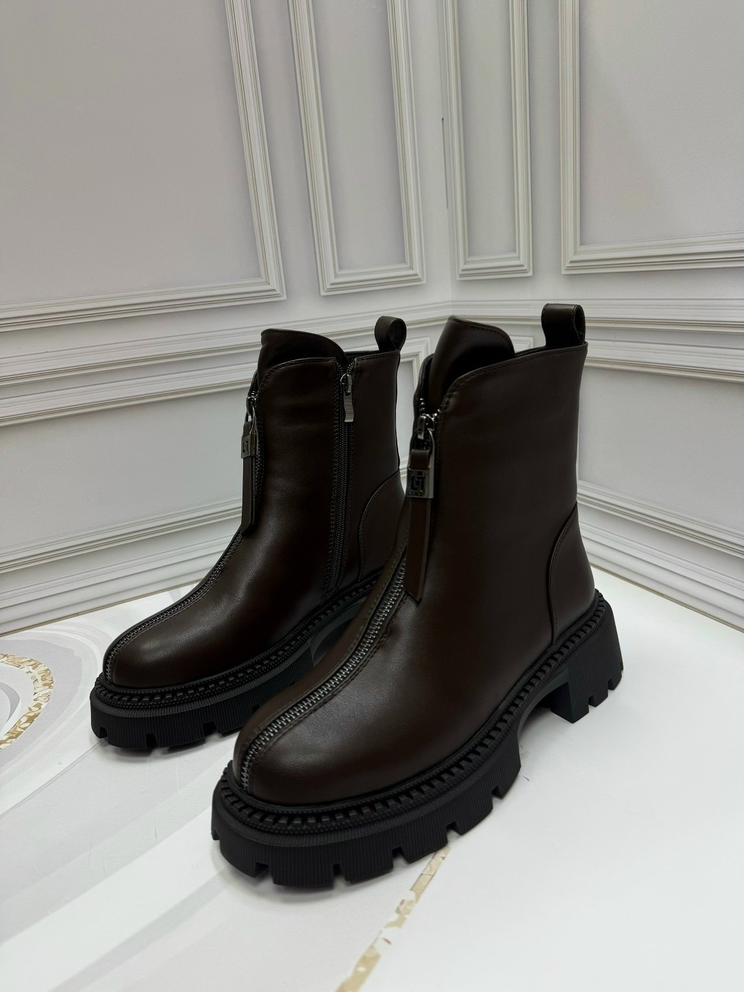 ,ботинки женские,женская ,ботинки с замком,ботинка