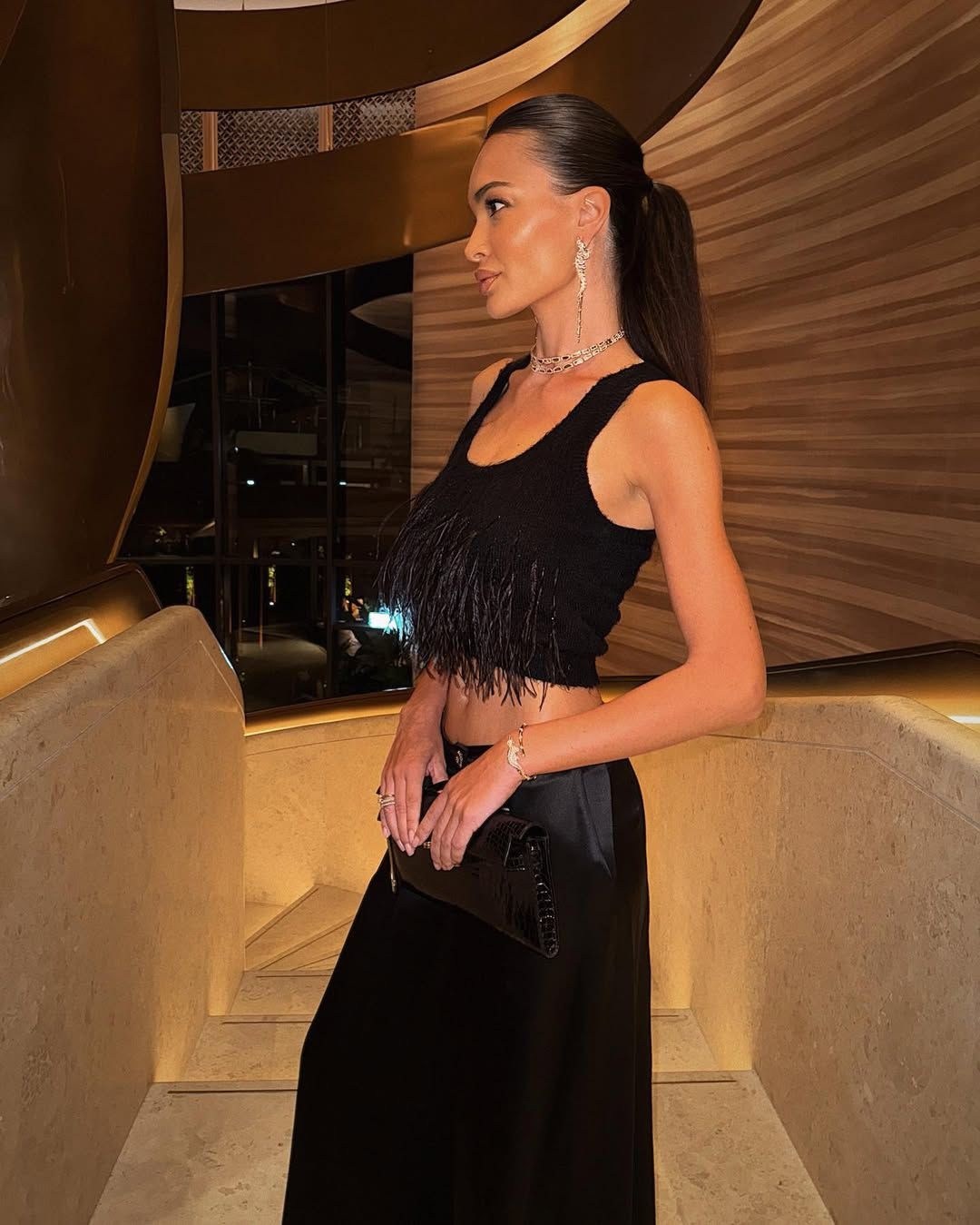 девушка,женская кофточка,женская кофта,виктория романец и евгения феофилактова,кристина озимкова