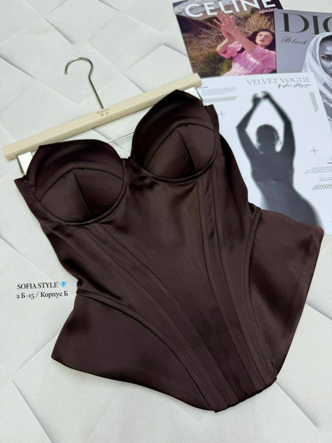 элегантные платья,стильные костюмы,атласное платье,стильные наряды,платье стильное