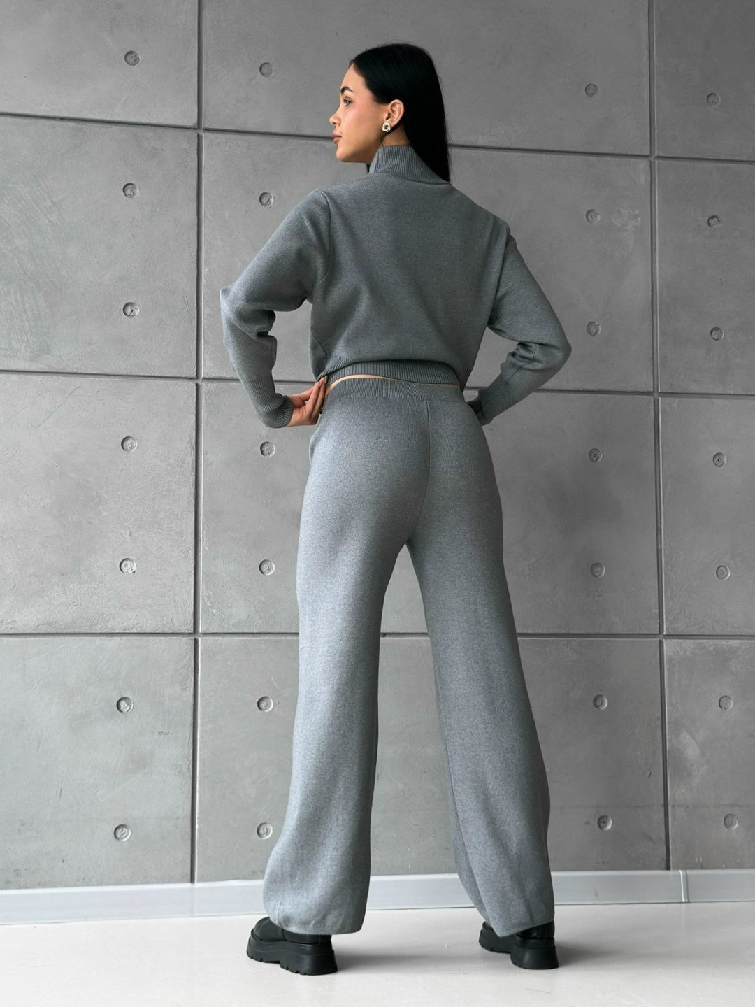 костюмы брючные,трикотажные костюмы,костюмы женские,вязаные костюмы,костюм женский серый