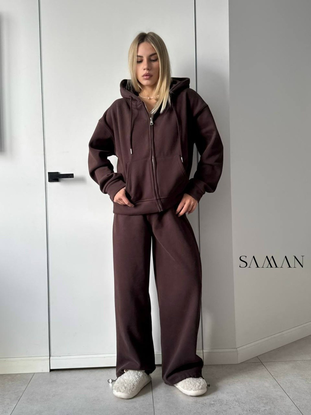 костюм тройка,костюм коричневый,стильные костюмы,женские костюмы,спортивные костюм