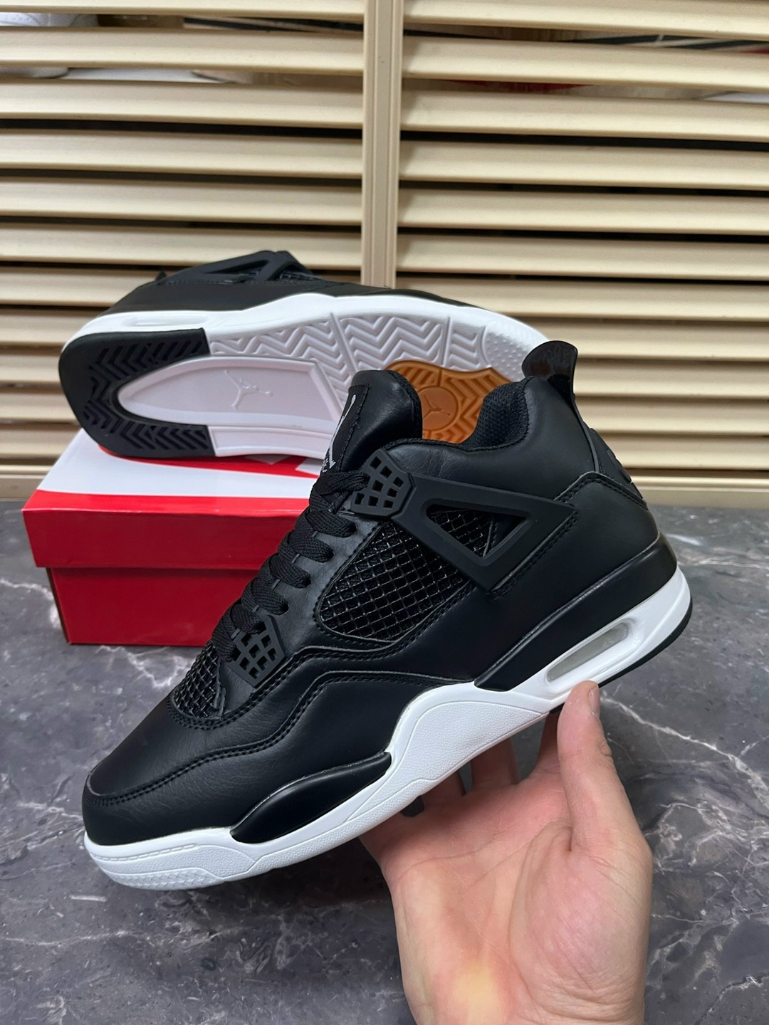 кроссовка мужской,кроссовки,черные кроссовки,кроссовки nike air jordan 4,кроссовки nike air jordan 4 retro