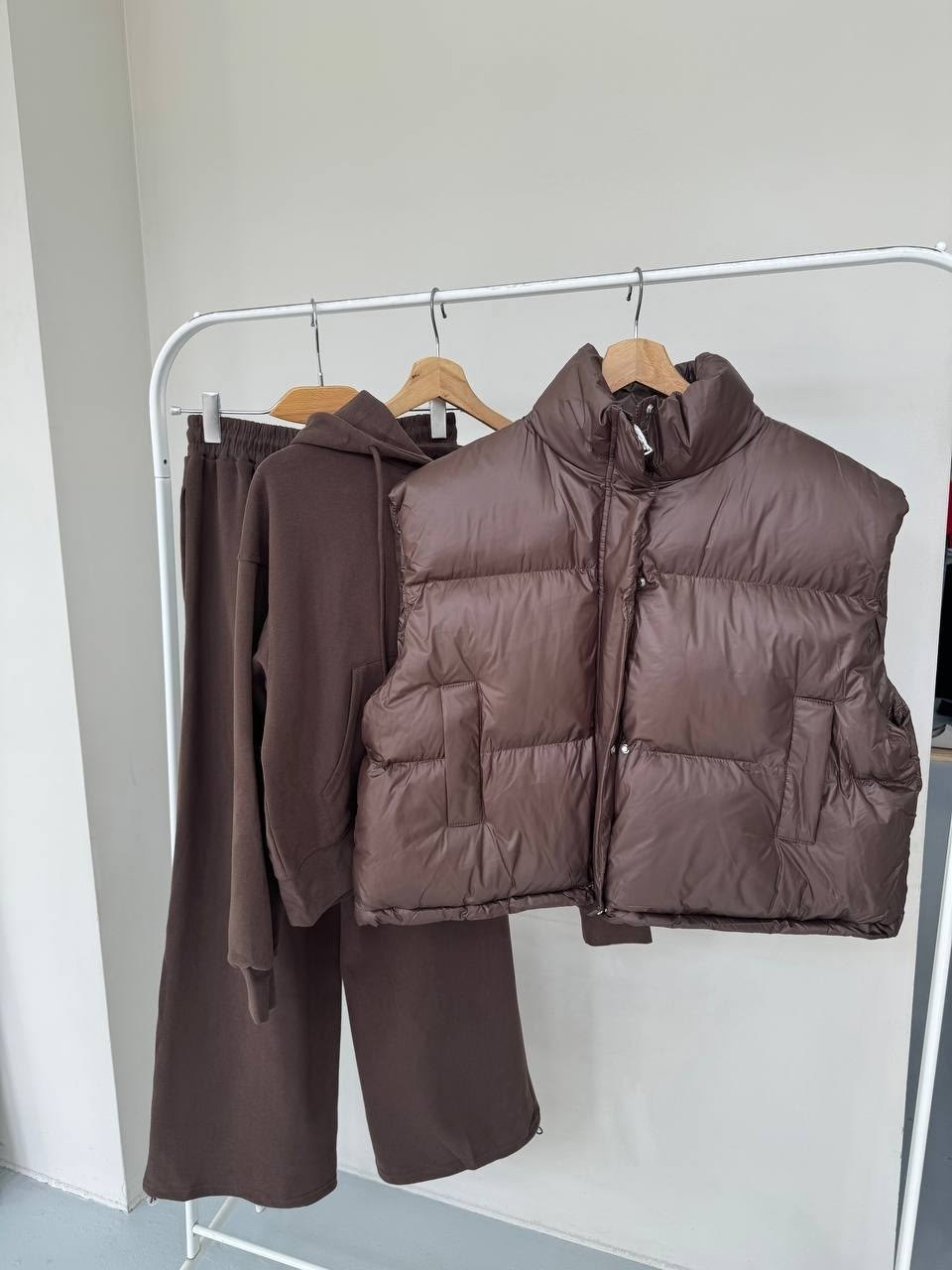 костюм коричневый,костюм тройка,женские костюмы,спортивные костюм,костюм женский тройка