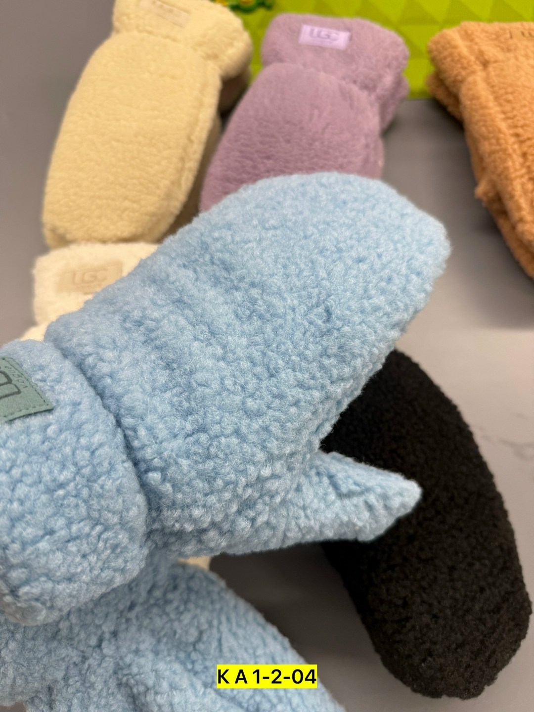 варежки детские,тапки детские,варежки для детей,мягкие тапочки,зимние тапочки