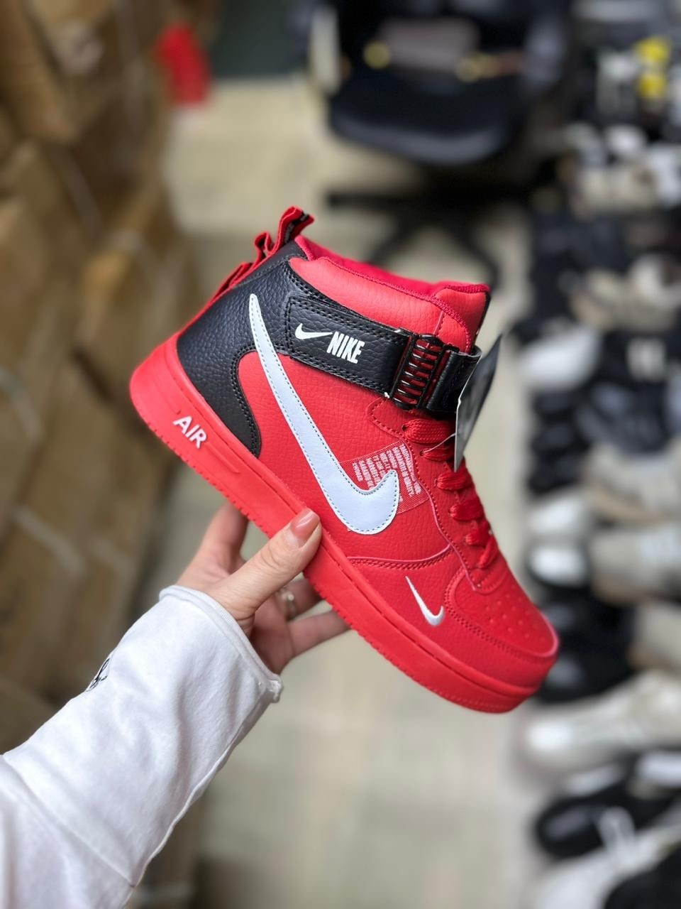 nike air force 1 07 mid lv8 red,зимние кроссовки nike air force 1 mid,nike air force 1 mid,зимние кроссовки nike air force,кросcовки nike air force 1