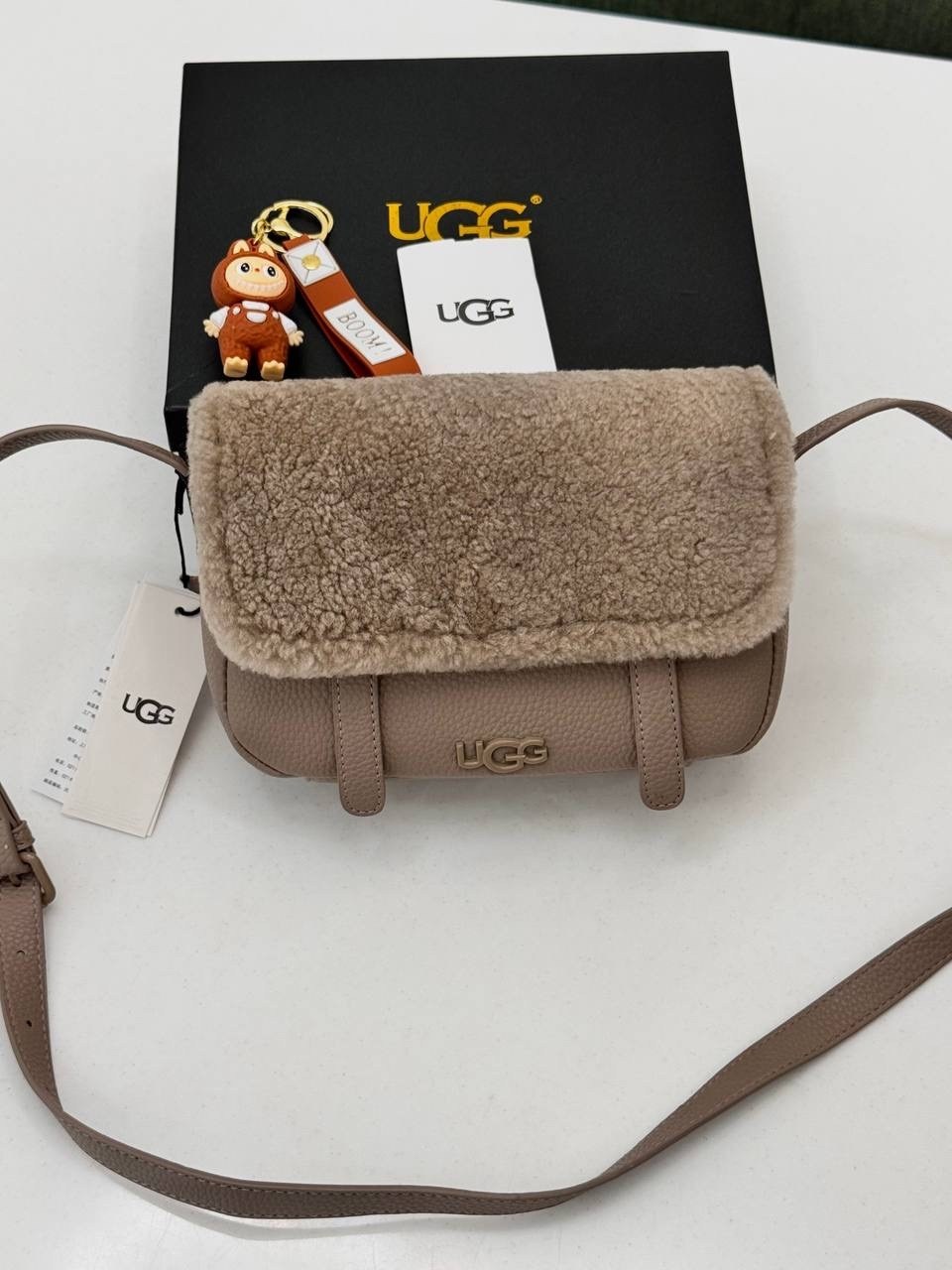 сумка с мехом ugg,сумка с мехом,сумка угг,сумка,сумка меховая