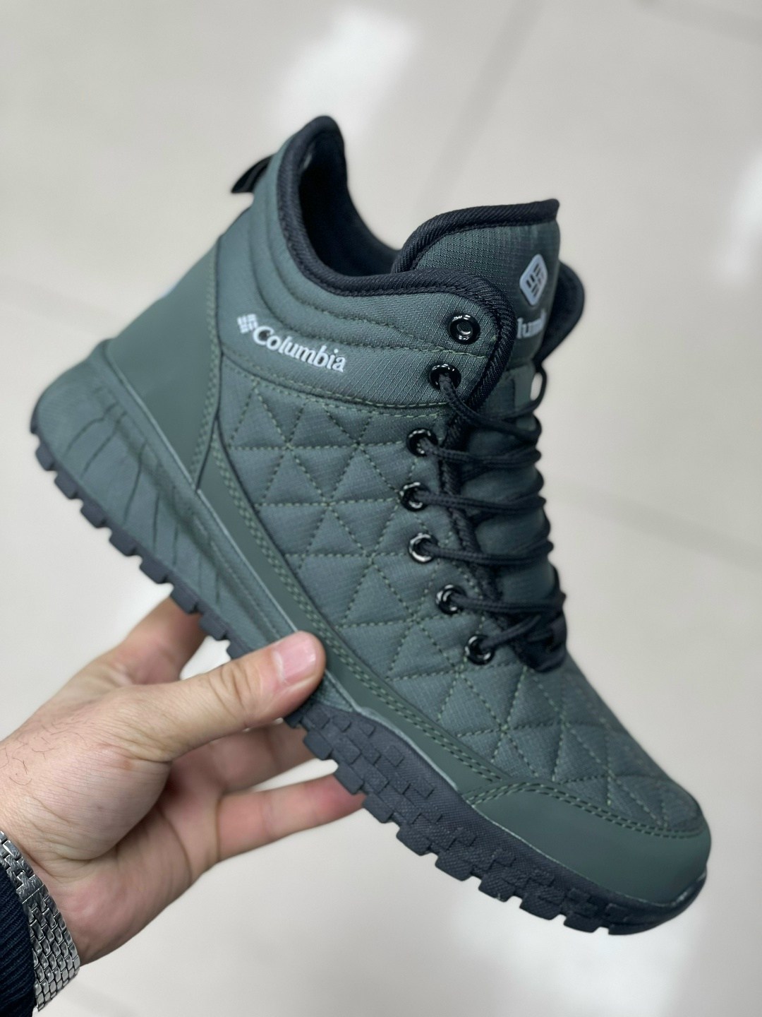 кроссовки columbia зимние,зимние ботинки columbia,columbia ботинки,кроссовки мужские зимние columbia,кроссовки высокие зимние columbia