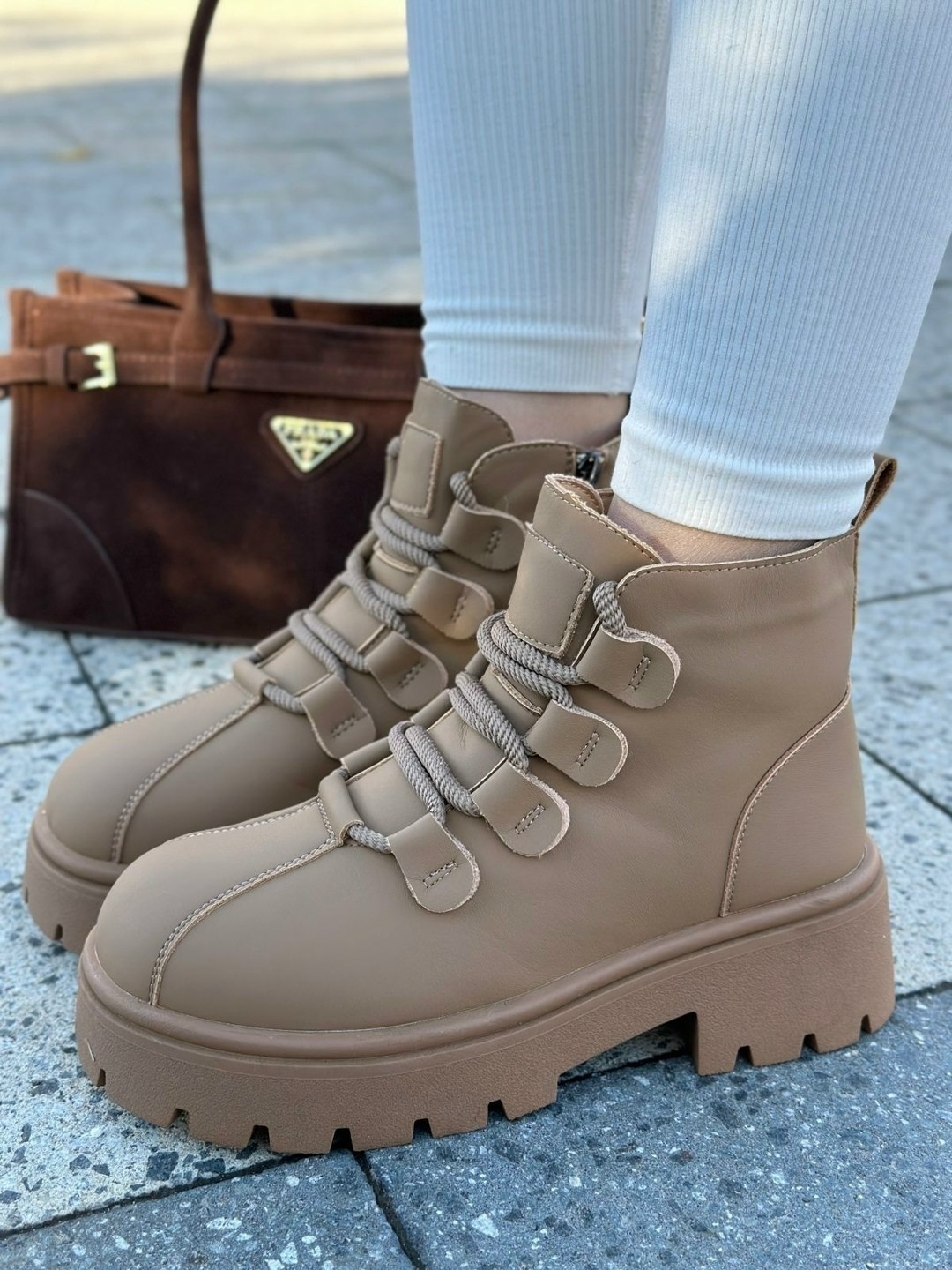 женские ботинки,,женская ,ботинка женские зимние,бежевые ботинки