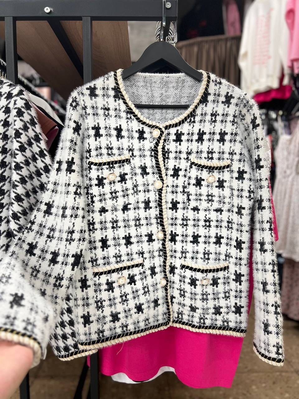 жакет твидовый,жакет в стиле шанель,женский твидовый пиджак,твидовые костюмы,жакеты