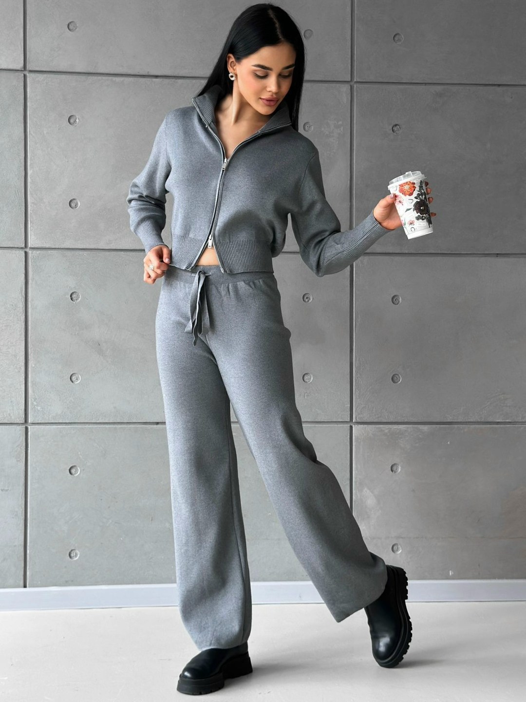 костюмы брючные,трикотажные костюмы,костюмы женские,вязаные костюмы,костюм женский серый