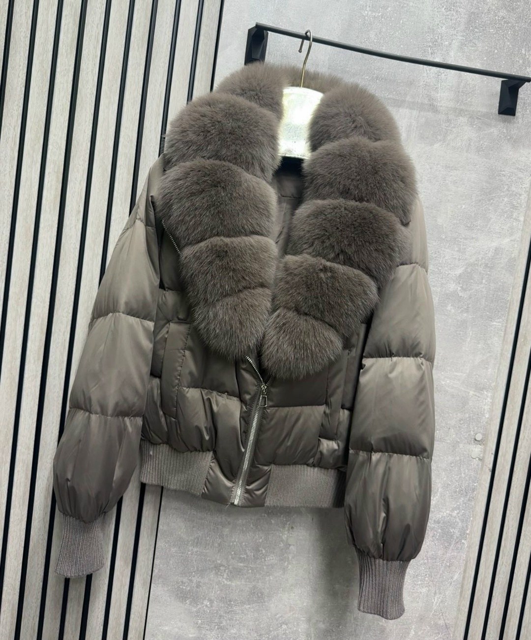 пуховики с мехом,куртка пуховик с натуральным мехом,пуховики с натуральным мехом,зимние куртки,куртка с мехом