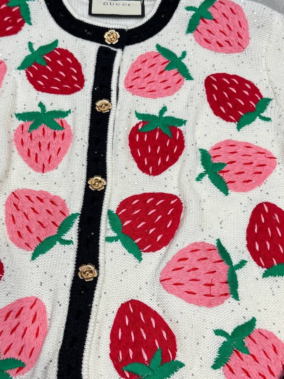 кардиган с клубникой,кофта вязаная,кардиган вязаное,кардиган кофта,свитеры модные