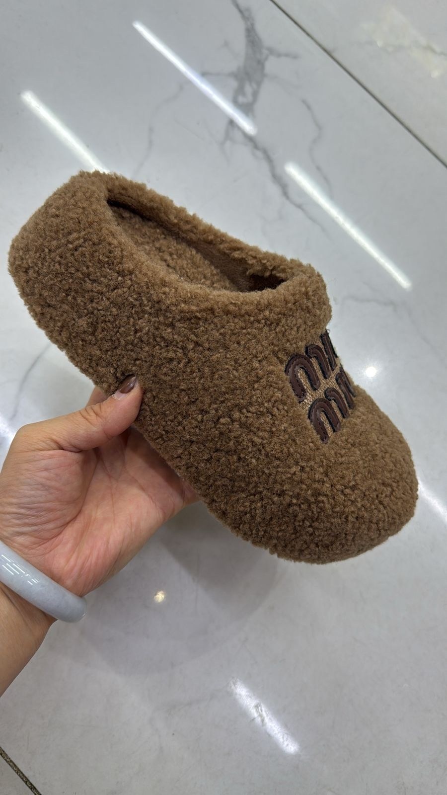 ,тапочки женские,модные тапочки,тапки женские,тапки меховые