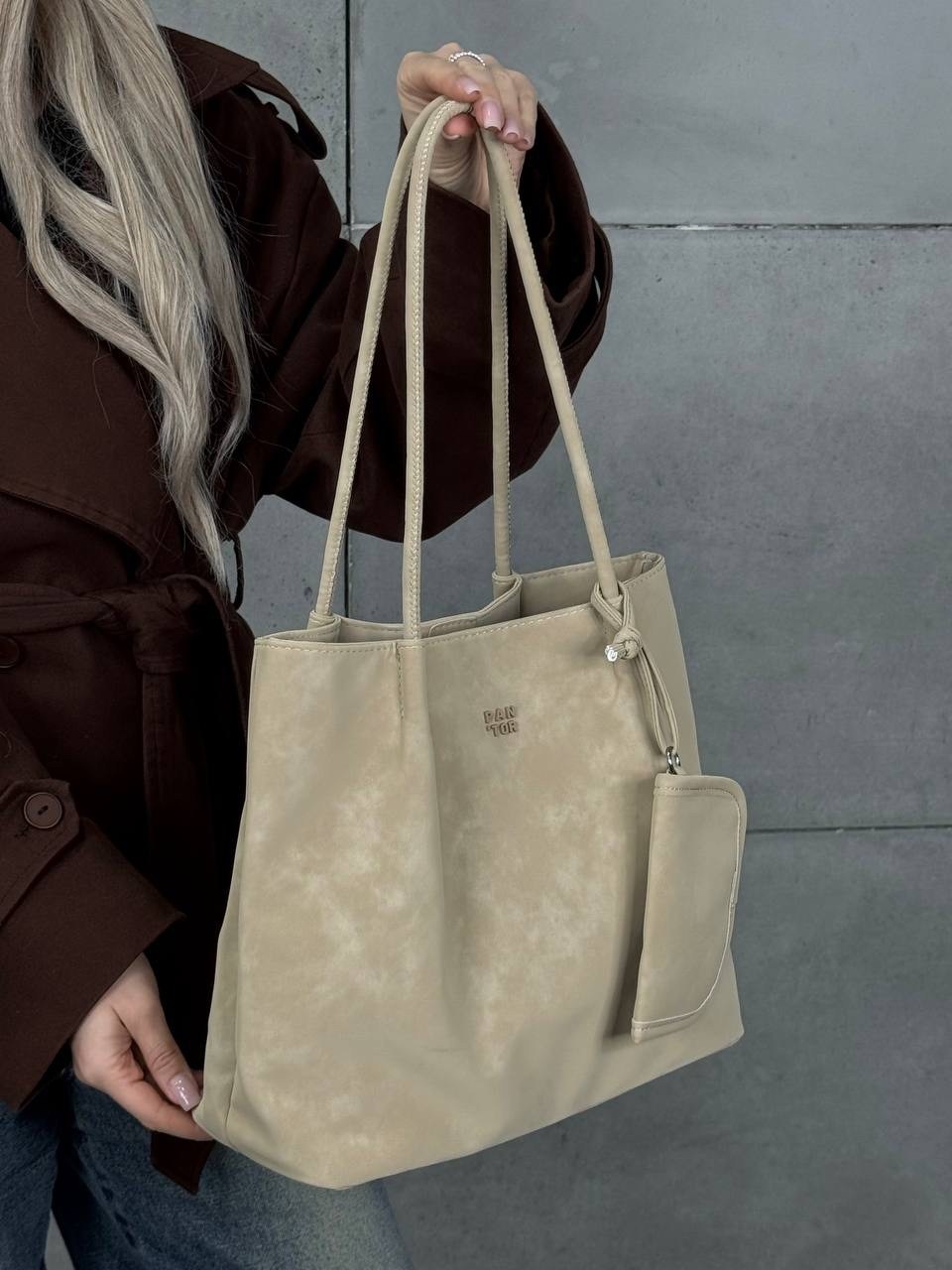 женская сумка шоппер,сумка шоппер,сумка шоппер кожаная бежевая,сумка,замшевая сумка