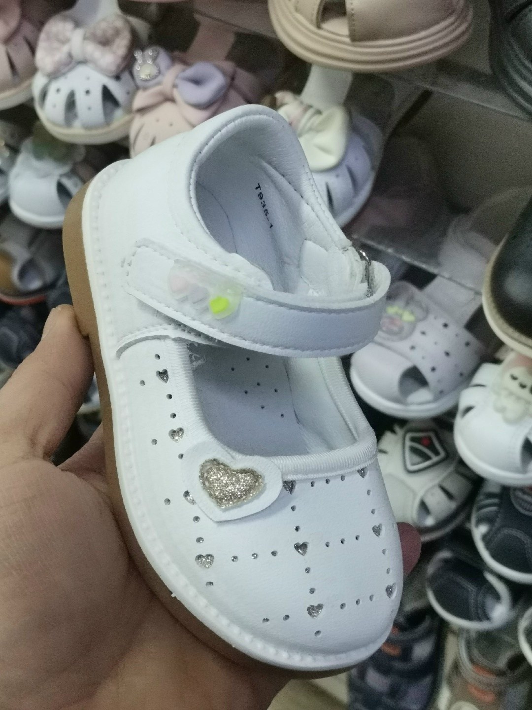 сандалии капитошка для девочки молочного цвета,сандали капитошка,сандалии капитошка,сандалии для девочек,