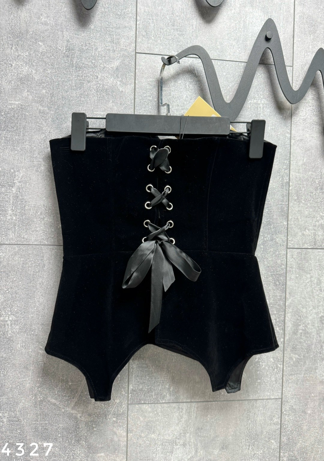 топ корсет,корсет с баской,образ с корсетом,корсетный топ,корсет вечерний топ