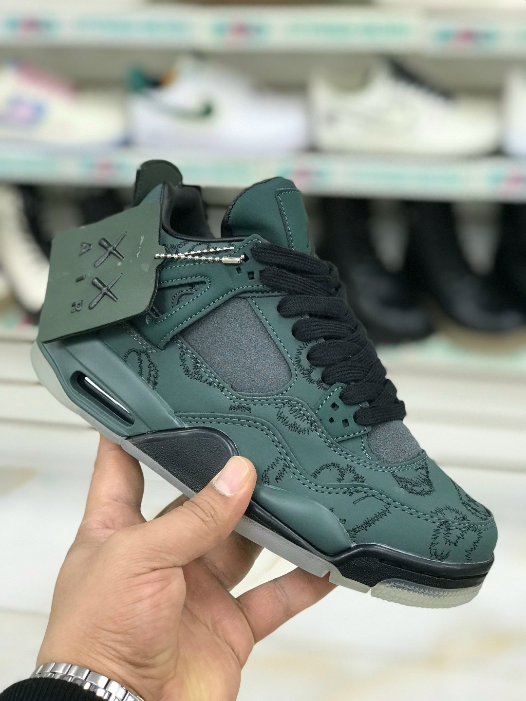 кроссовки nike air jordan 4 retro,nike air jordan 4 retro kaws,кроссовки nike air jordan 4,кроссовки мужские nike air jordan 4 retro,кроссовки мужские nike air jordan 4