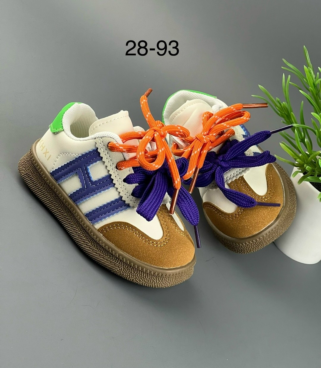 ,детская ,детские кроссовки,обуви,спортивная