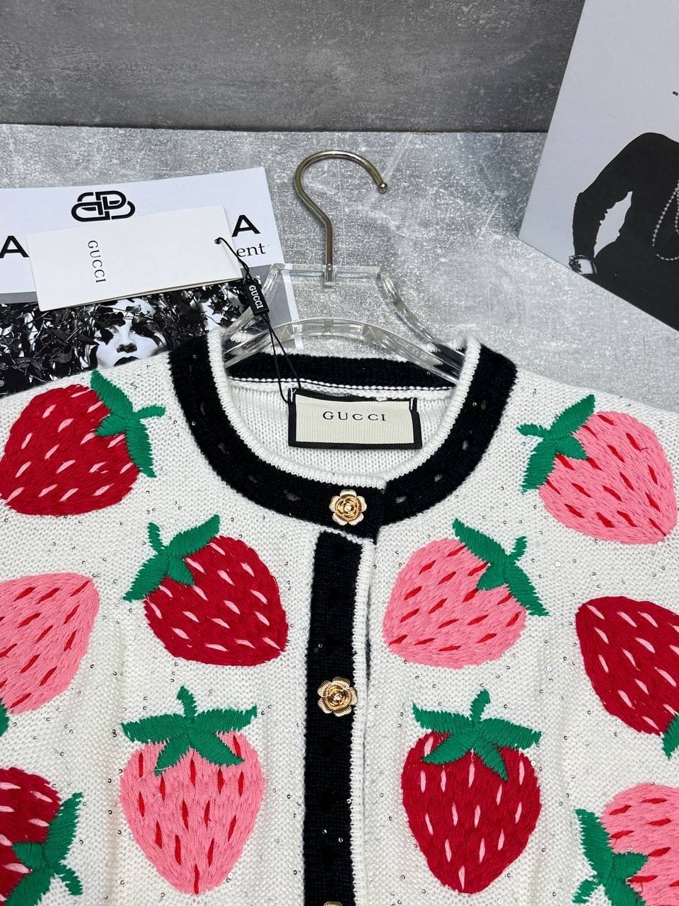 кардиган с клубникой,кофта вязаная,кардиган вязаное,кардиган кофта,свитеры модные