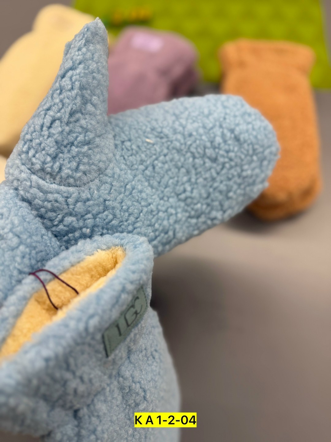 варежки детские,тапки детские,варежки для детей,мягкие тапочки,зимние тапочки