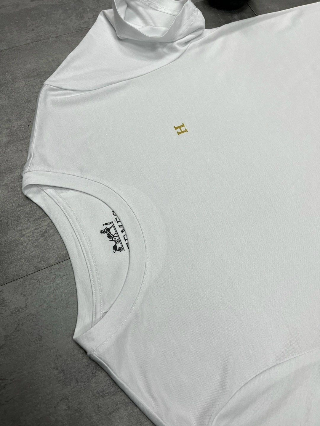 мужская футболка,бежевая футболка мужская,футболки с коротким рукавом,одежда футболка,футболка