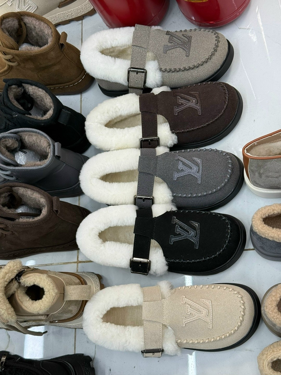 ,ботинки louis vuitton,меховая ,женская ,зимняя женская