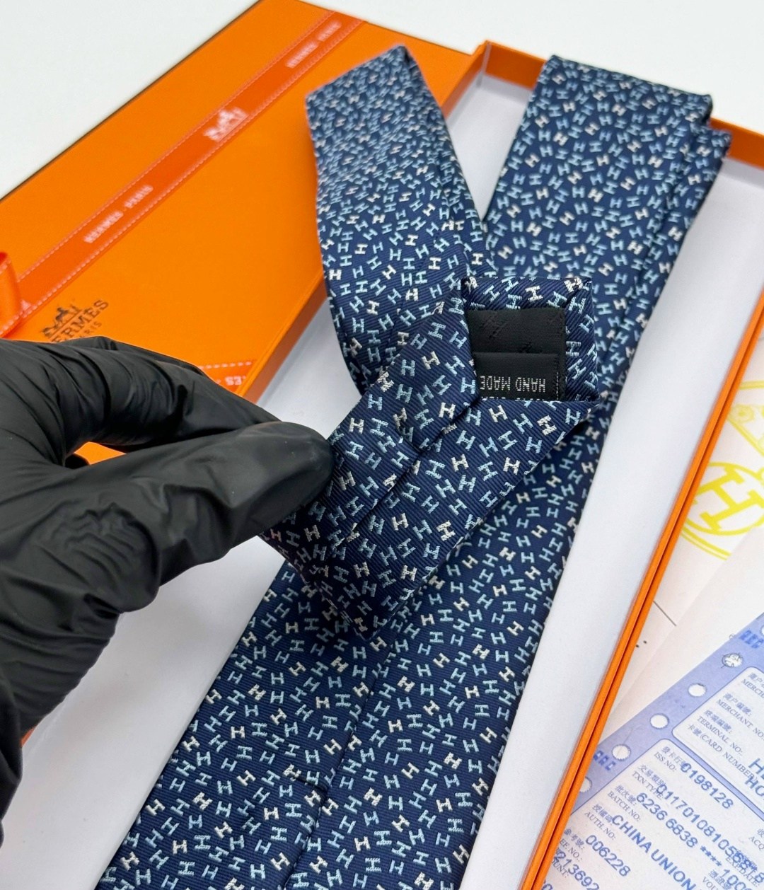 галстук hermes,шелковый галстук hermes,галстук мужской hermes,мужской галстук louis vuitton,классический галстук